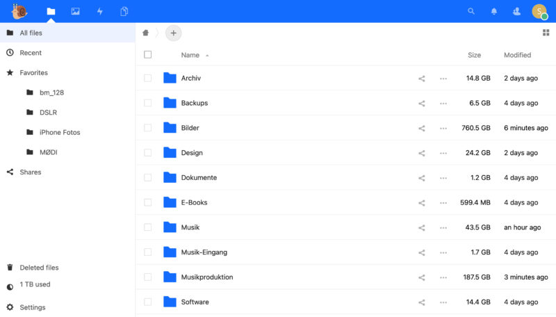Screenshot of the Nextcloud web UI showing some folders like "Archiv", "Backups", and "Design". There’s a sidebar with some favorite folders.